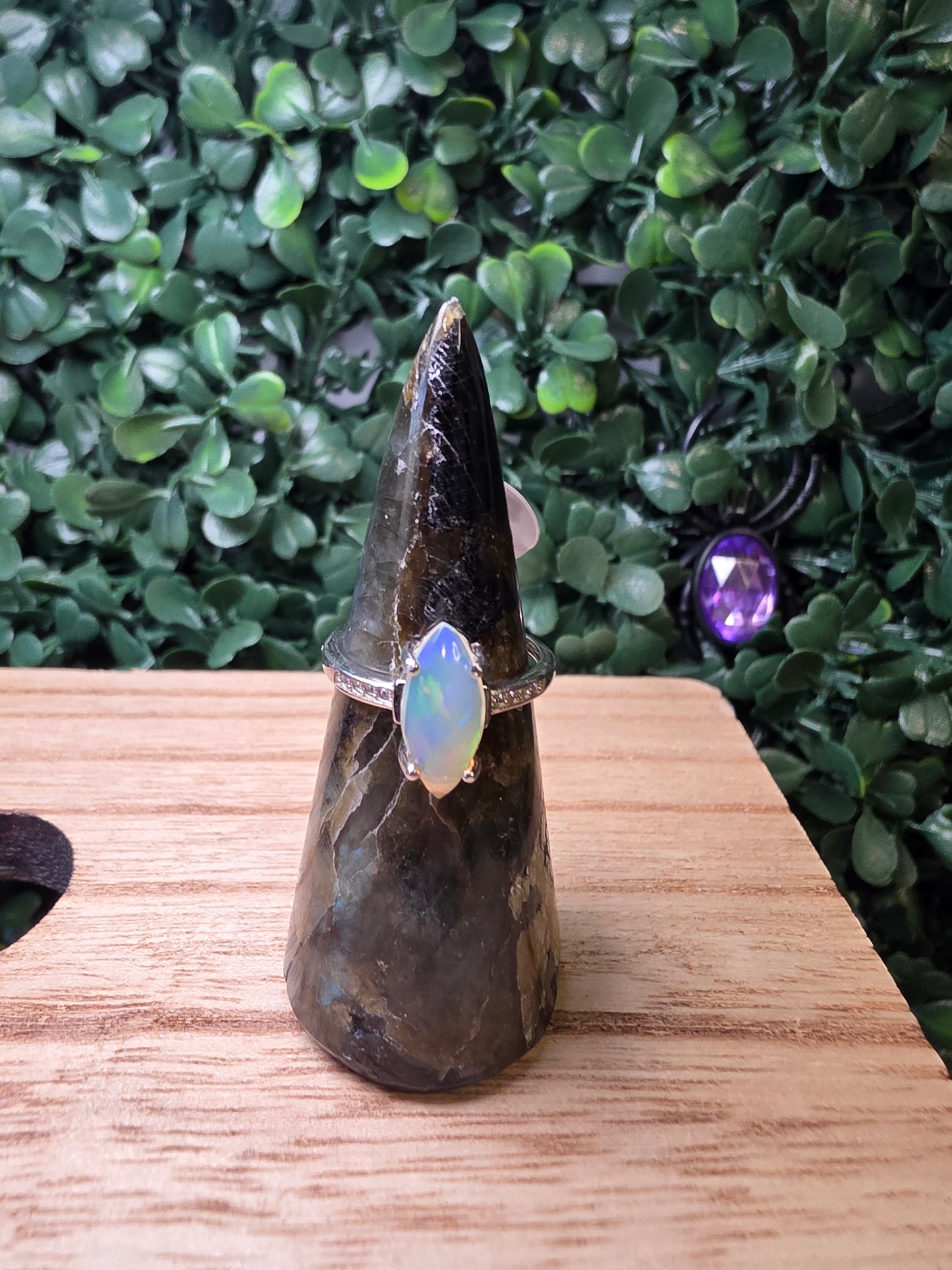 Opal ring (adjustable)