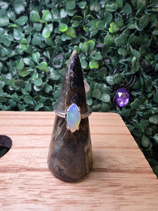 Opal ring (adjustable)
